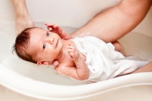 Como-dar-banho-em-bebês