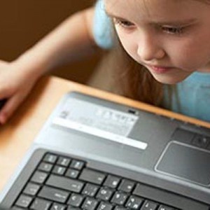 Com o sotfware, os pais podem receber e-mails sobre os acessos das crianças