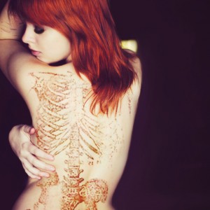 Picture-Hot-Woman-Spine-tattoo