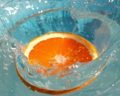 substituir a água pelo suco de laranja
