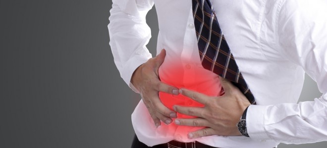 As causas da apendicite podem ser variadas, incluindo um trauma abdominal. Foto: Shutterstock
