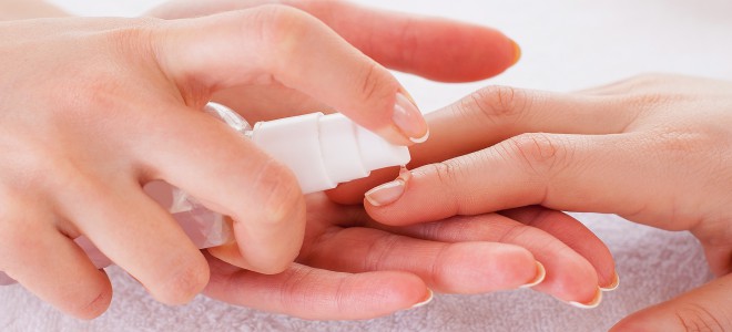 Soluções modernas oferecem às mulheres mais agilidade na secagem do esmalte. Foto: Shutterstock