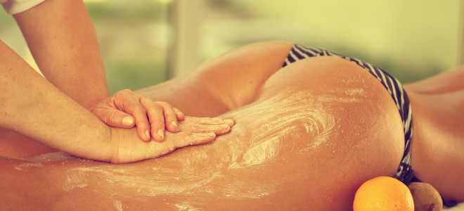 Massagem é um dos métodos que se mostram mais efetivos no combate à celulite. Foto: Shutterstock