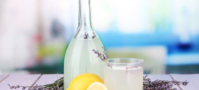 Refrigerante caseiro é uma bebida não alcoólica ou fermentada e fácil de fazer. Foto: Shutterstock
