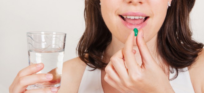 As pílulas para tirar manchas da pele são vendidas em forma de cápsulas. Foto: Shutterstock