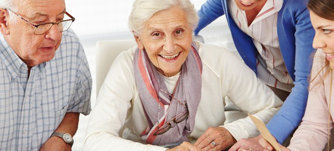 Dinâmica para idosos é momento de elevar a sua autoestima e sua autoconfiança. Foto: Shutterstock