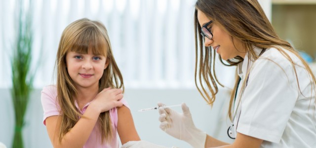 Vacina previne a doença e faz parte do calendário oficial. Foto: iStock, Getty Images