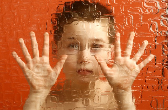 A esquizofrenia em crianças precisa de atenção aos sintomas e acompanhamento de psiquiatra. Foto: iStock, Getty Images