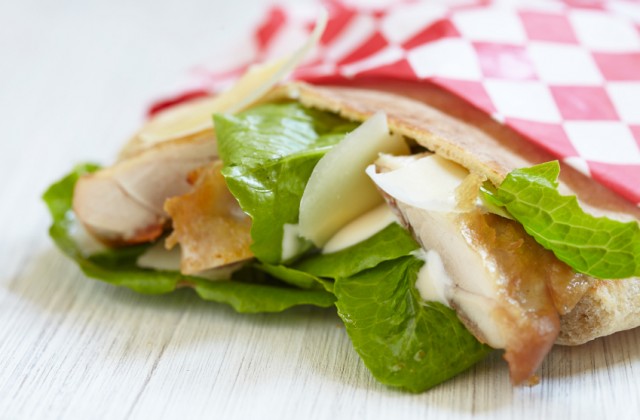 Sanduíche de frango é uma alternativa nutritiva de lanche com poucas calorias. Foto: iStock, Getty Images 